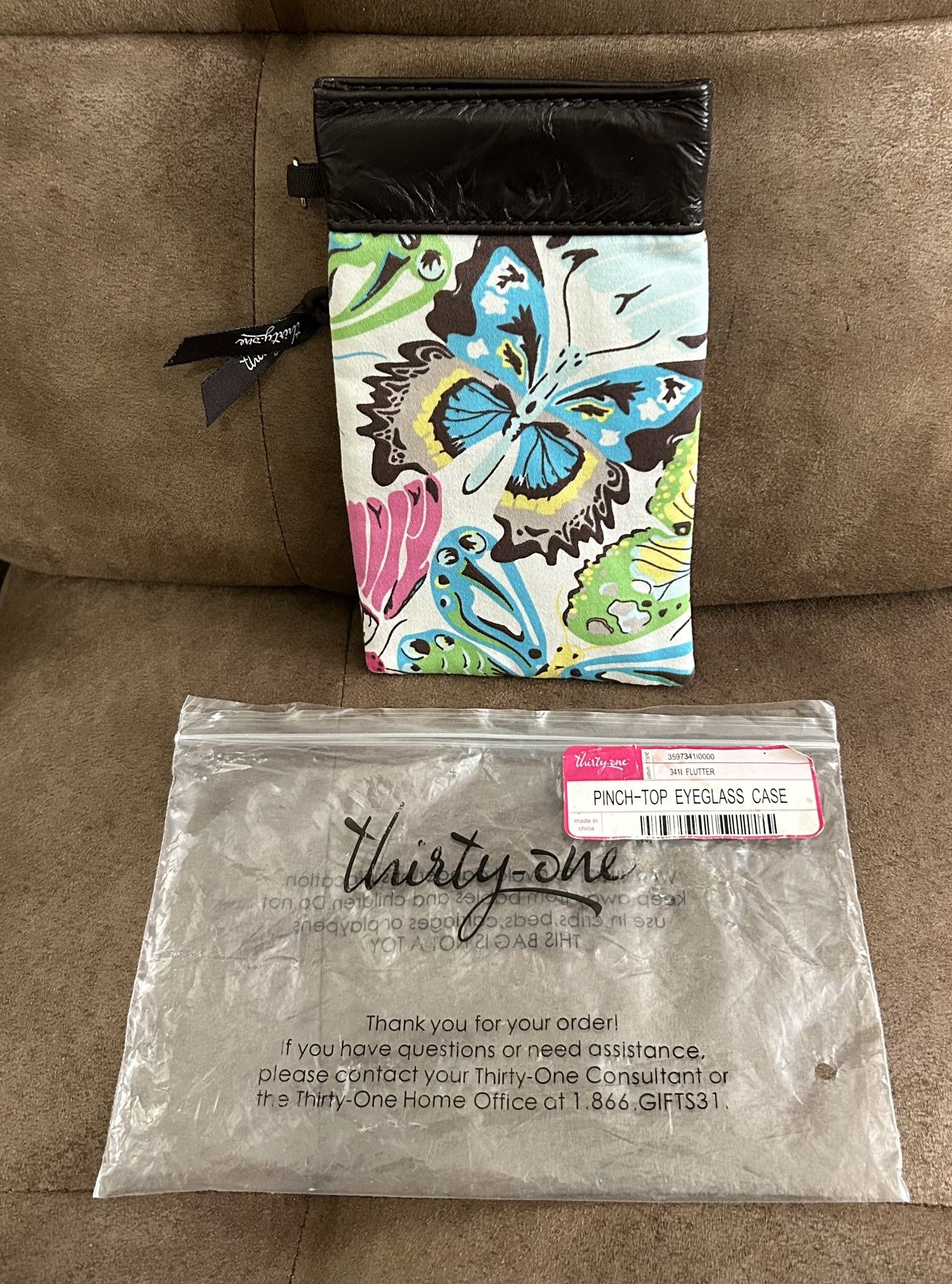 Thirty One Flutter Butterfly Print Pinch Top Eyeglass Case