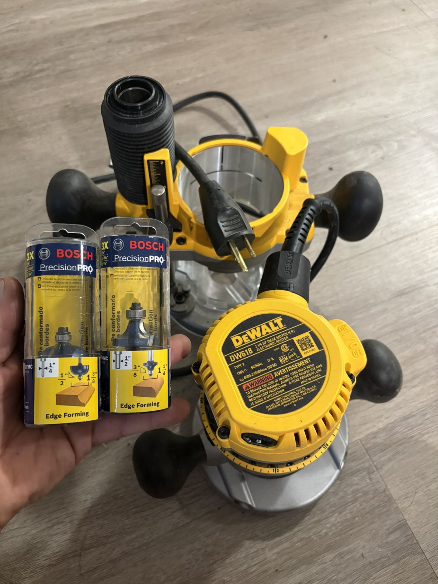 DeWalt Router 2-1/4 HP