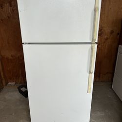 Hot Point Refrigerator 