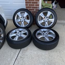 Complete Set Of Acura Wheels And Sensors 225/50R17 (90 Thread Remain)