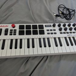 Akai MPK Mini Plus - White Edition