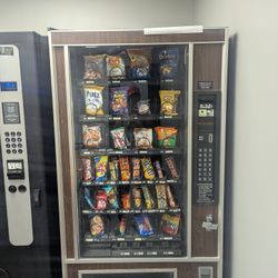 Snack And Beverage Machine 