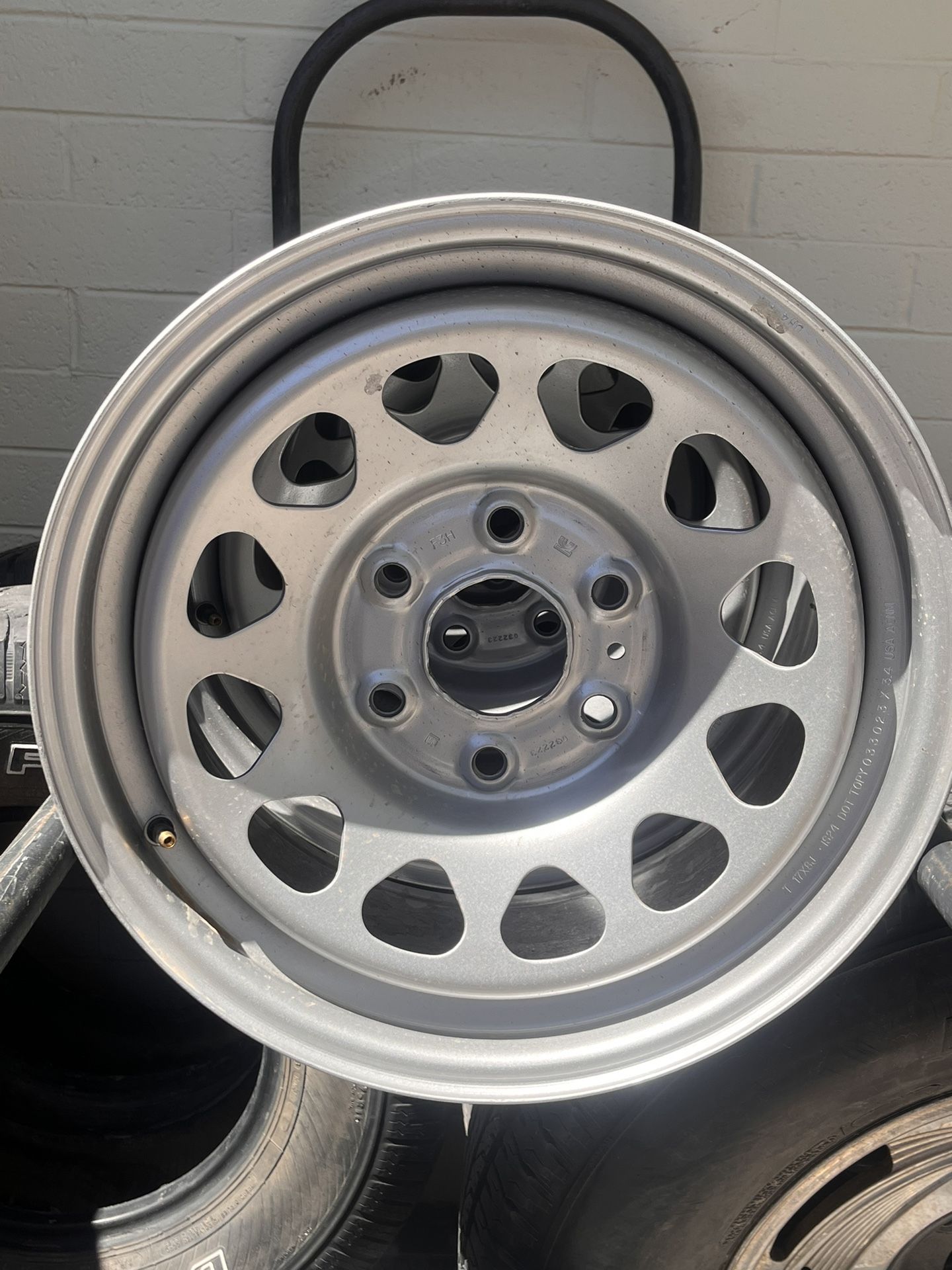 Chevy six Lug truck wheels 17 inch caps and Lug Nuts