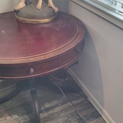 Vintage Table (round) 