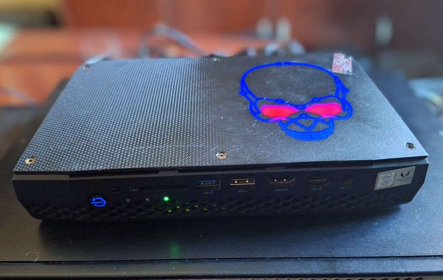 Intel NUC 8i7HVK, 32GB DDR, 256GB SSD