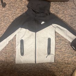 Nike Tech