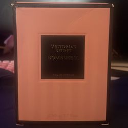 Victoria’s Secret bombshell