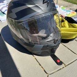 Bike Helmet (BRAND NEW)