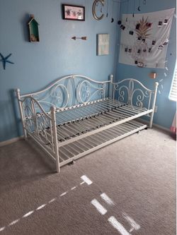 Children’s Day Bed with Trundle