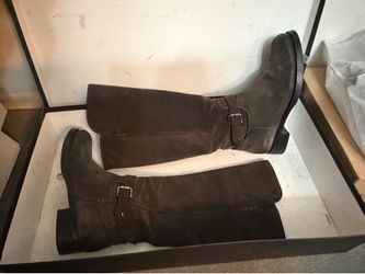 Suede boots, zipper side