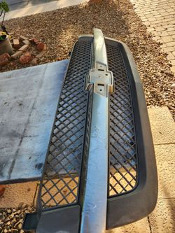 Silverado 03-05 front oem grille