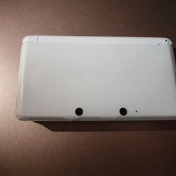 White Nintendo 3ds 