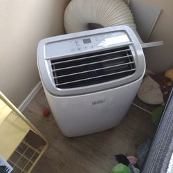 Black And Decker Portable A/C Unit 