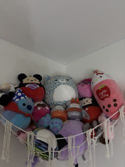 SQUISHMALLOWS 