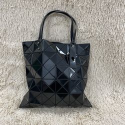 Bao Bao Issey Miyake Lucent GlossTote Bag 6*6 Black