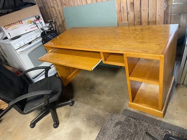 Computer Desk/ Work Station W/ Keyboard Drawer & Storage