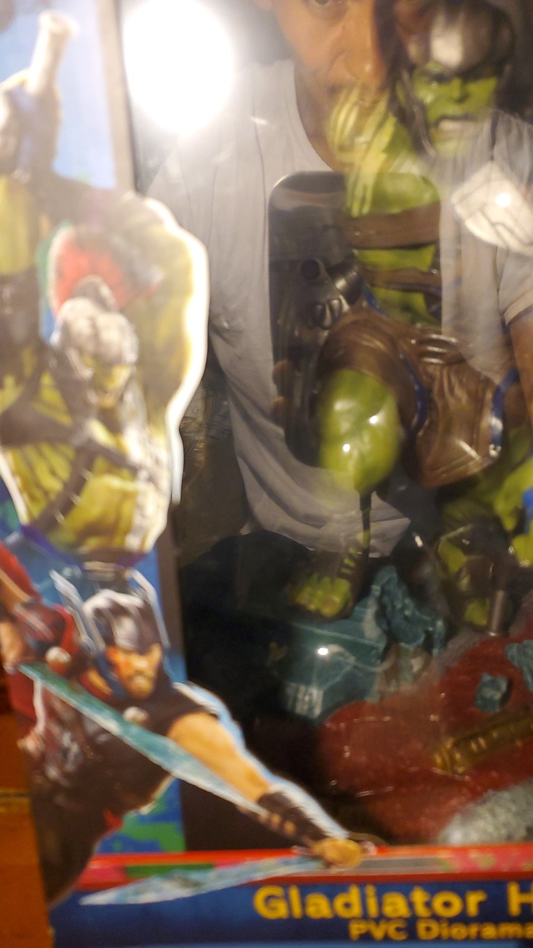 Ragnarok Gladiator Hulk statue