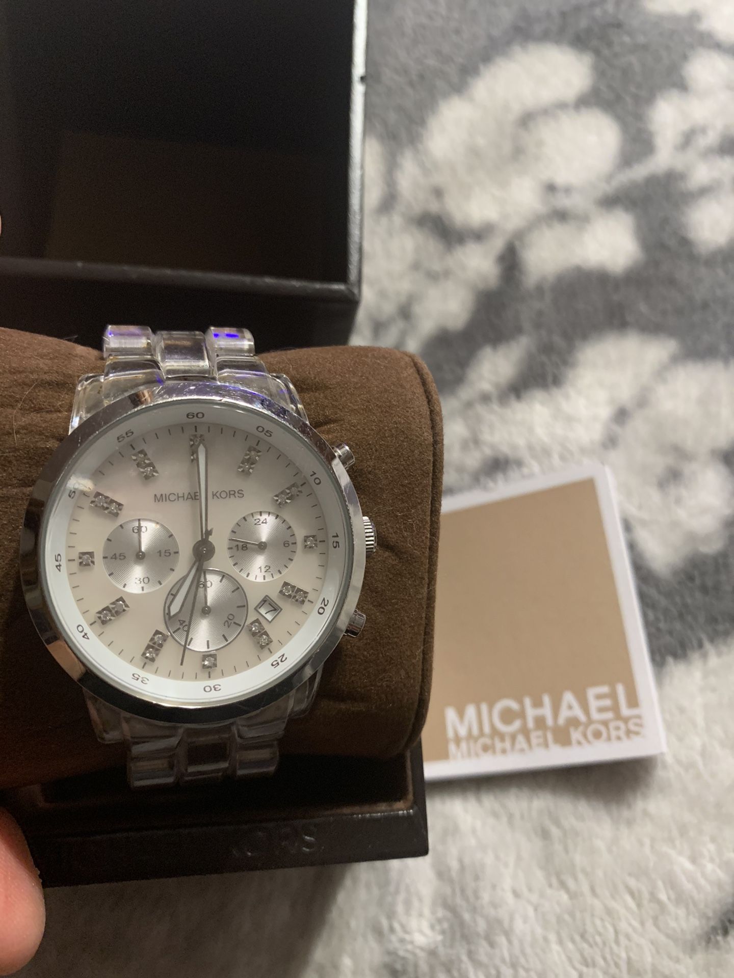 Michael kors watch excellent condition needs battery