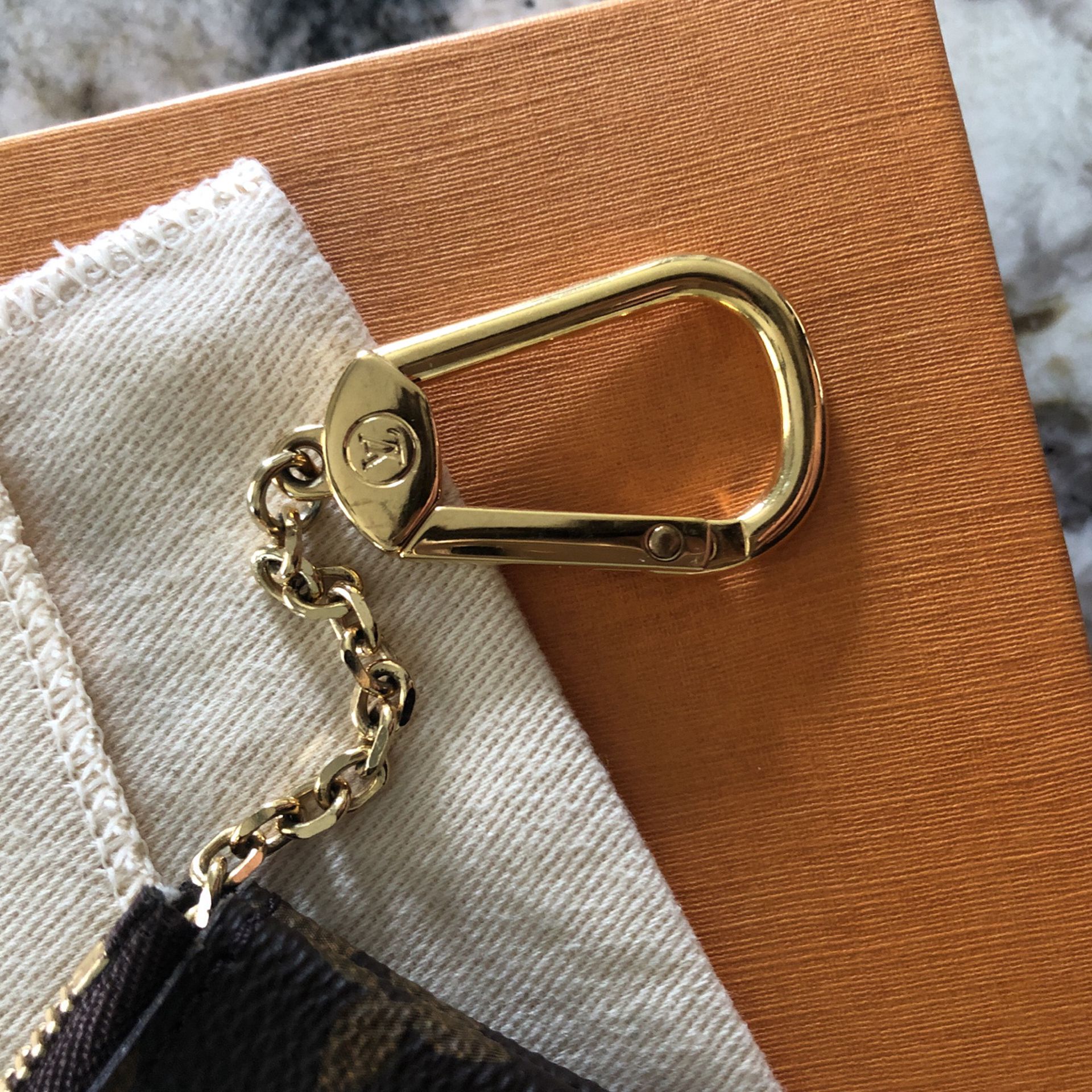 Dice Keychain LV x Supreme for Sale in Portland, OR - OfferUp