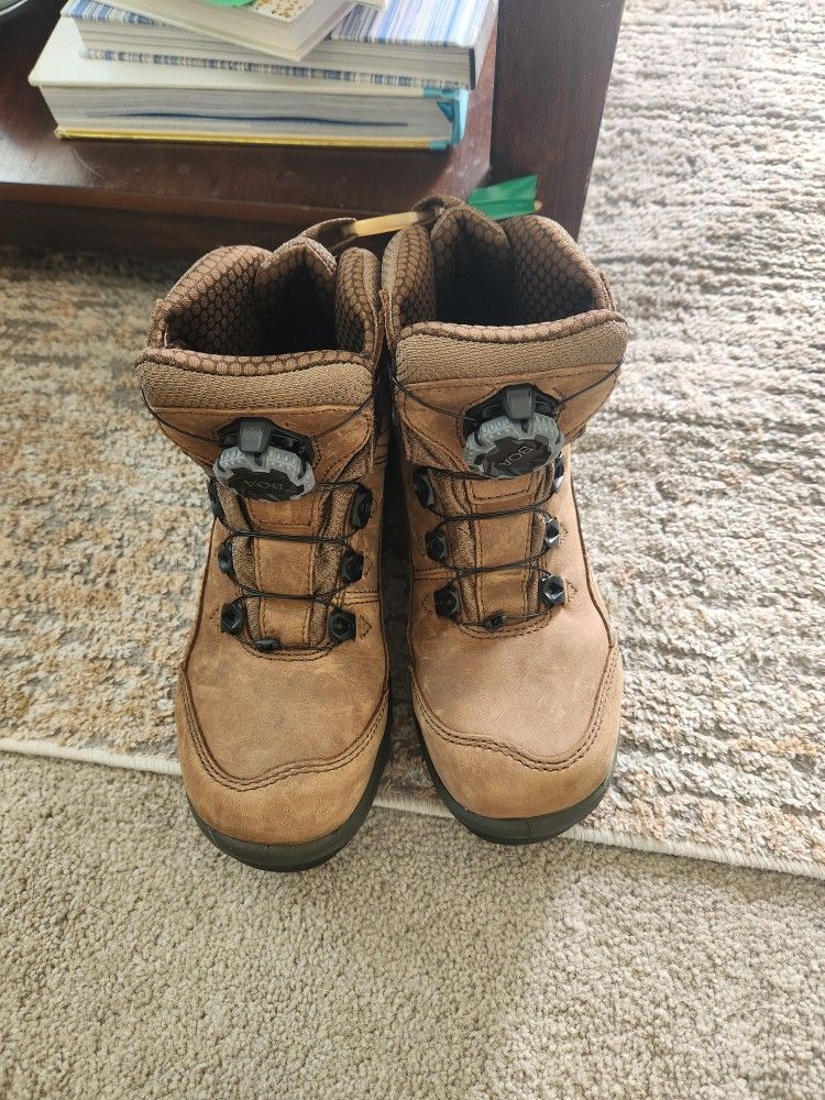 Red Wing Women Steel Toe Boot, size 6.5.
