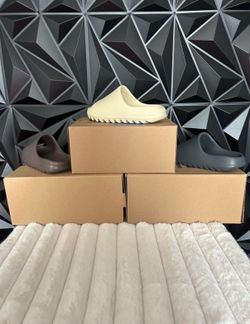 Yeezy Slides New