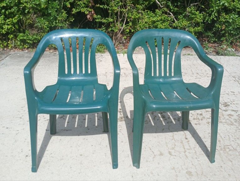 CHAIRS- 4 AVAILABLE @$7ea- 45th Street East