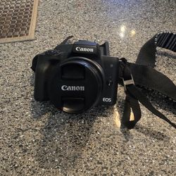 Canon EOS M50