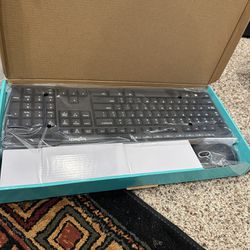MK 200 Media , Keyboard And Mouse 
