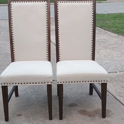 A Set Of 2 Meaning There Is Only 2 Chairs A Beautiful Set For A Small Apartment Or For Both Ends Of A Dinner Table 
