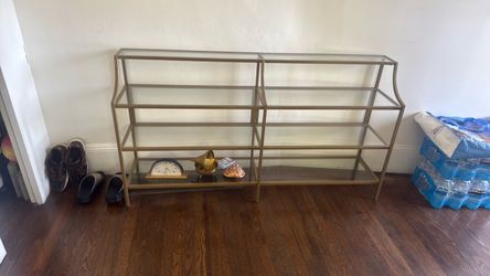 Shelf in good condition
