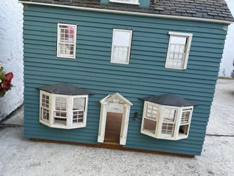 Vintage Dollhouse