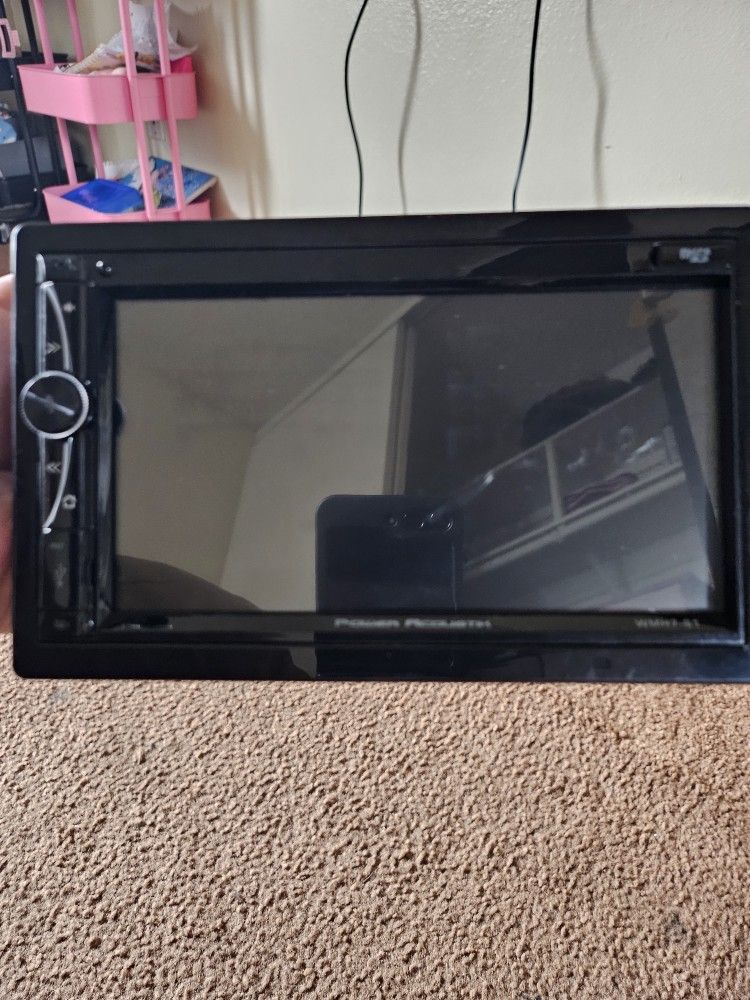 Car Stereo 7" Touch Screen/ Apple And Android Play Compatible.