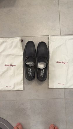 Ferragamo loafers. Dark brown.