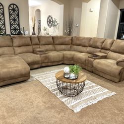 Sectional Couch w/ Power Recliners and Reading Lights 