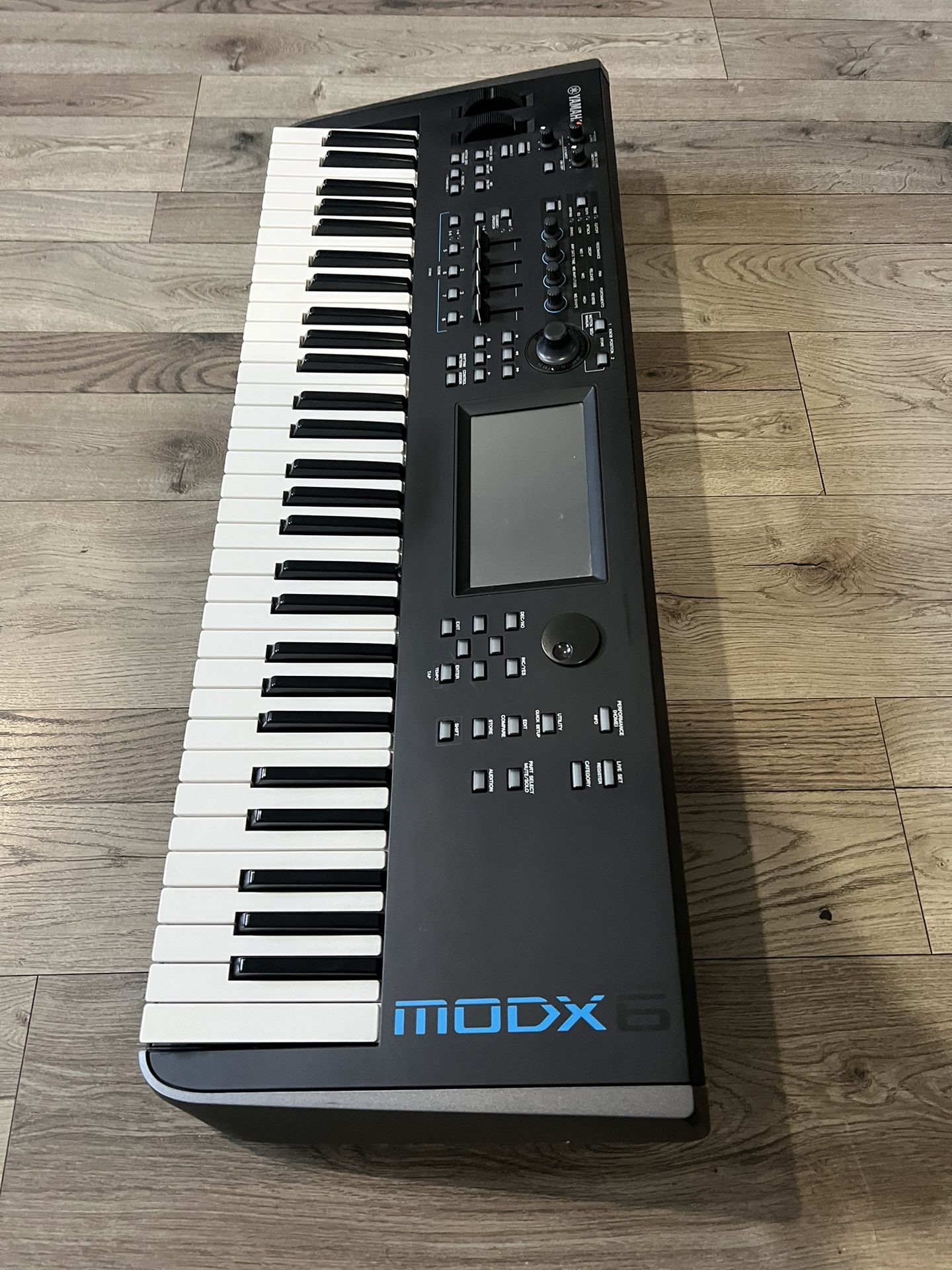 Yamaha Modx6 