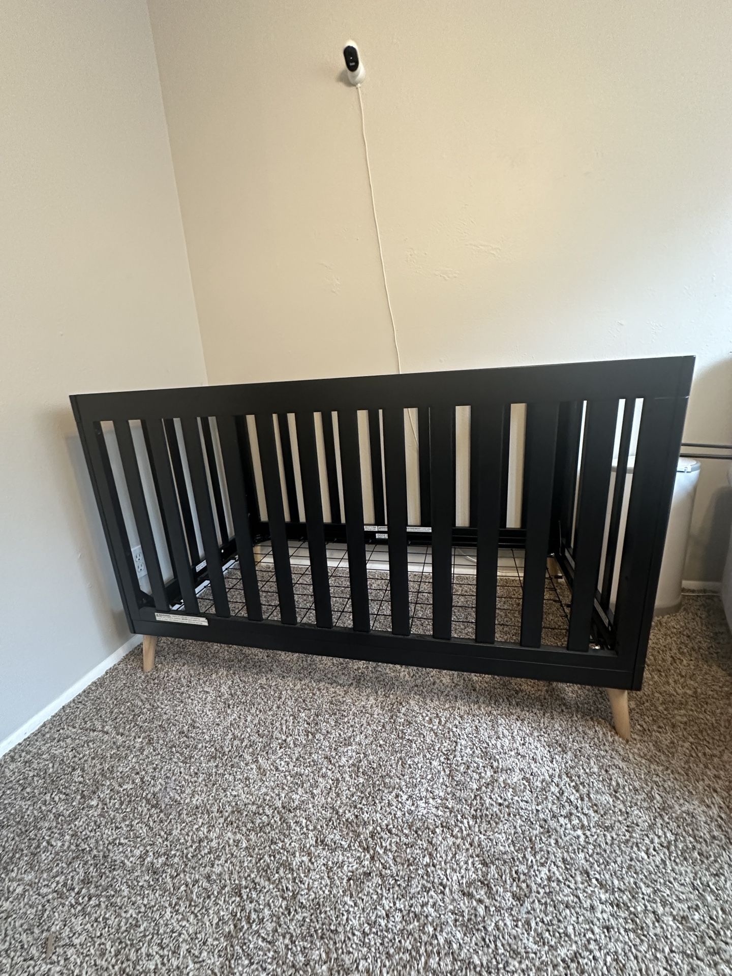 Delta Children 4 in 1 Convertible Crib