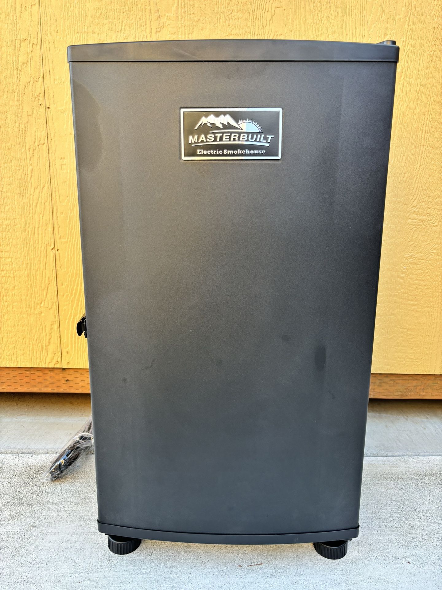 MASTERBUILT ELECTRIC SMOKEHOUSE 