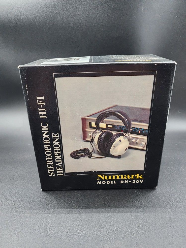 Numark Stereophonic Hi-Fi Headphones DH-30V