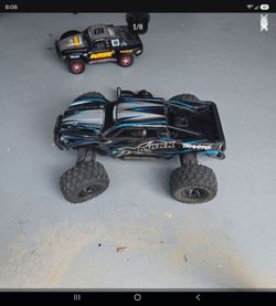 Great condition  Traxxas Max  ( Battery not included)(Charger not included)