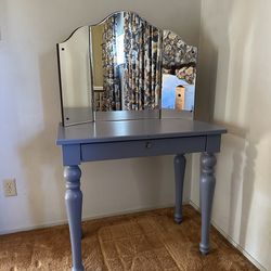 Blue vanity desk with detachable and foldable mirror