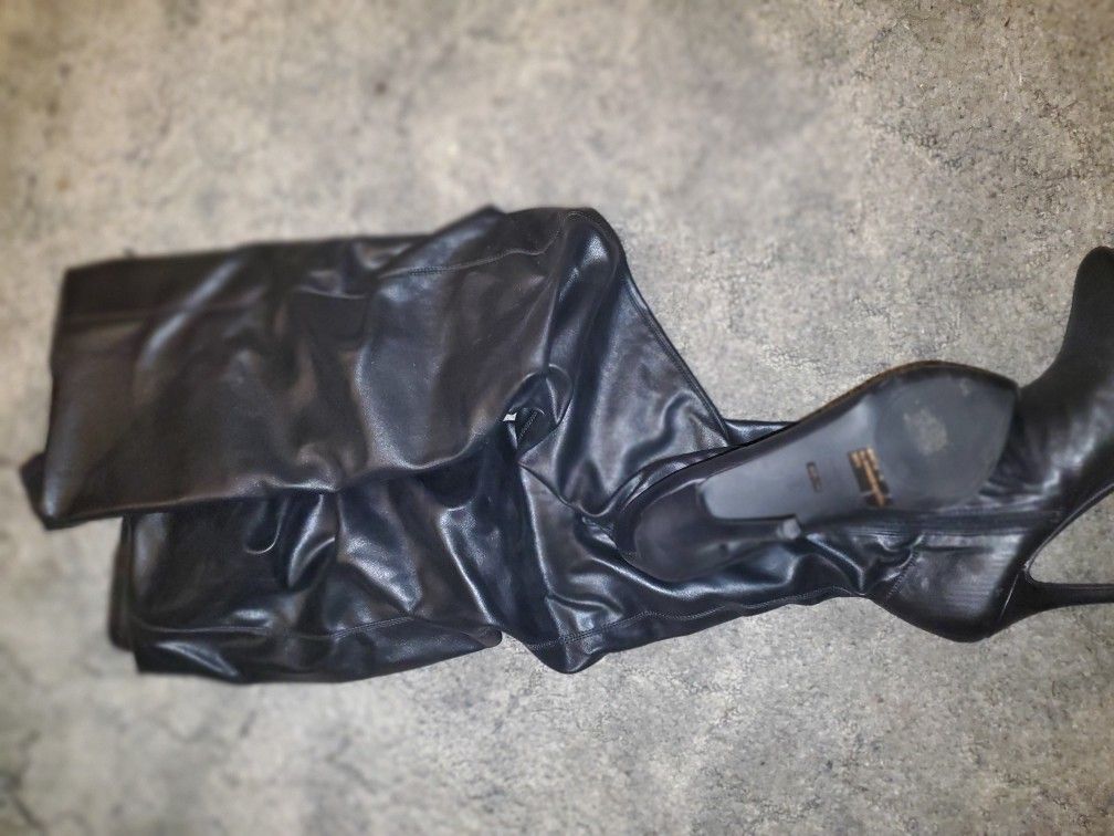 Thigh high Boots