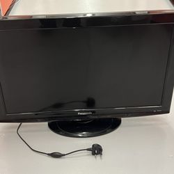 Panasonic TV with US plug adapter included