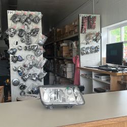 1999 To 2003 Volkswagen Jetta Headlight Passenger Side Assembly #704A FB101 