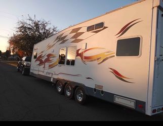 Toyhauler 30 Foot 2007