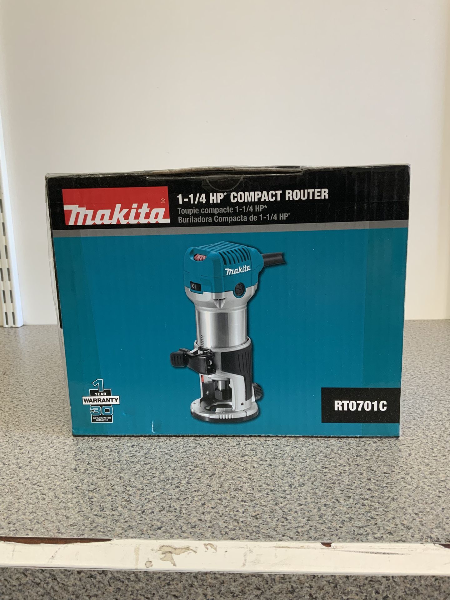 Makita RT0701C Variable Speed Compact Router