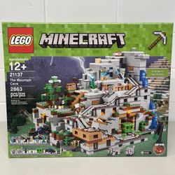 LEGO Minecraft The Mountain Cave 21137 MISB Collectors Condition