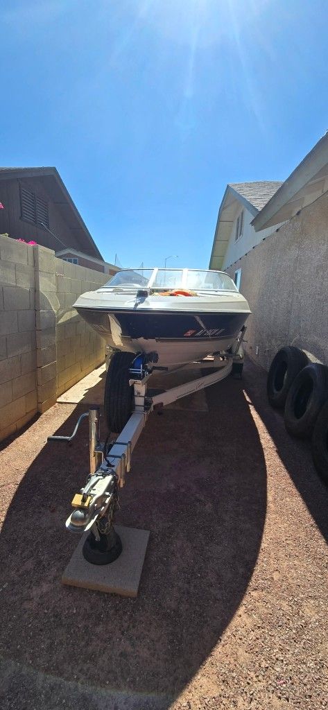 1996 Bayliner Capri 1750