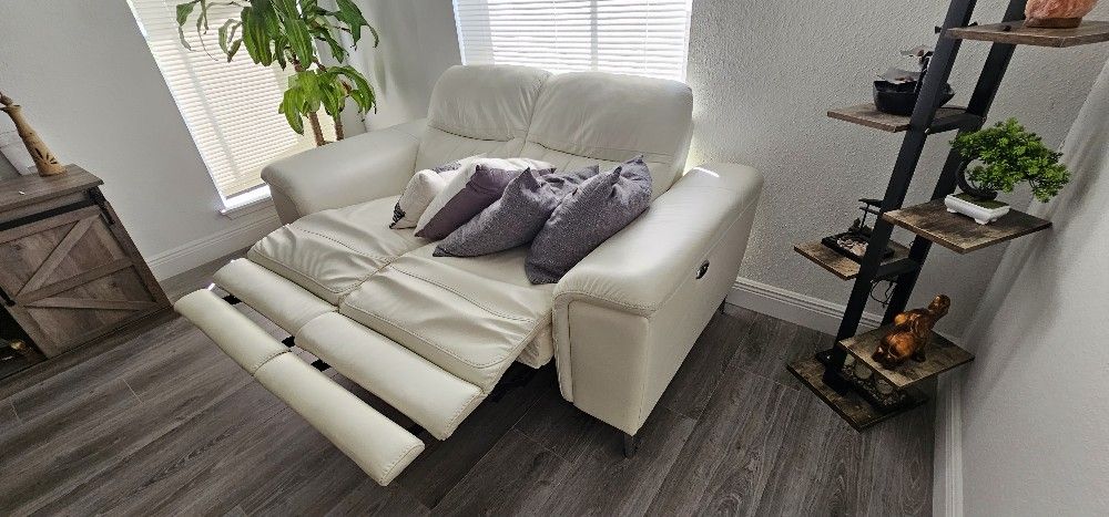 White  Power Reclining Sofa