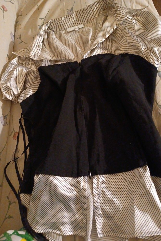 Ladies Dressbarn Large Blouse 