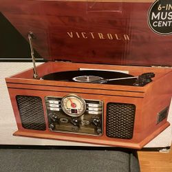 Victrola Quincy - Record Player W/cassete, Blutooth, Cd Player 